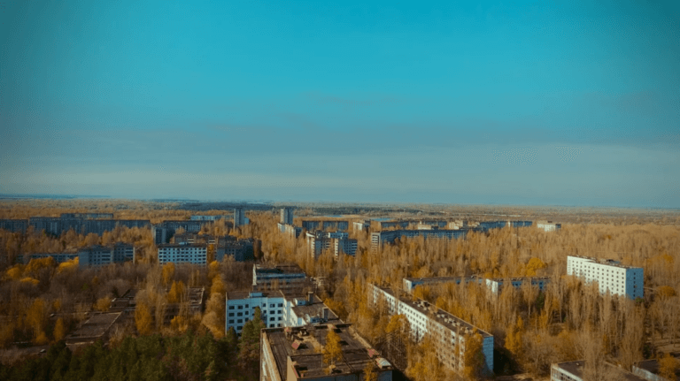 Політ на вертольоті над Прип’яттю і Чорнобилем — 110 хвилин